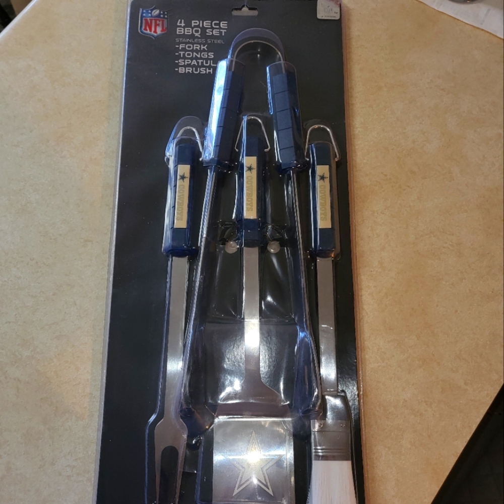 NFL Cowboys 4 piece barbecue set